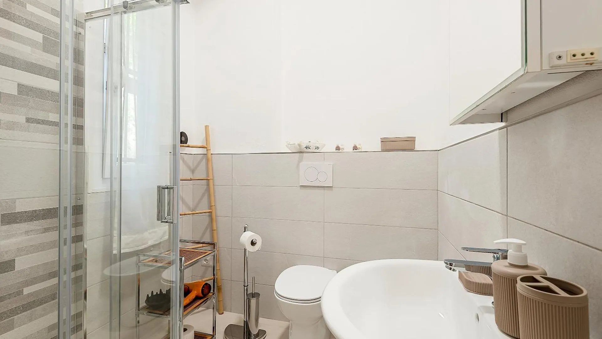 Modern White Apt With Ac And Balcony Monterosso al Mare 0*,  Italy