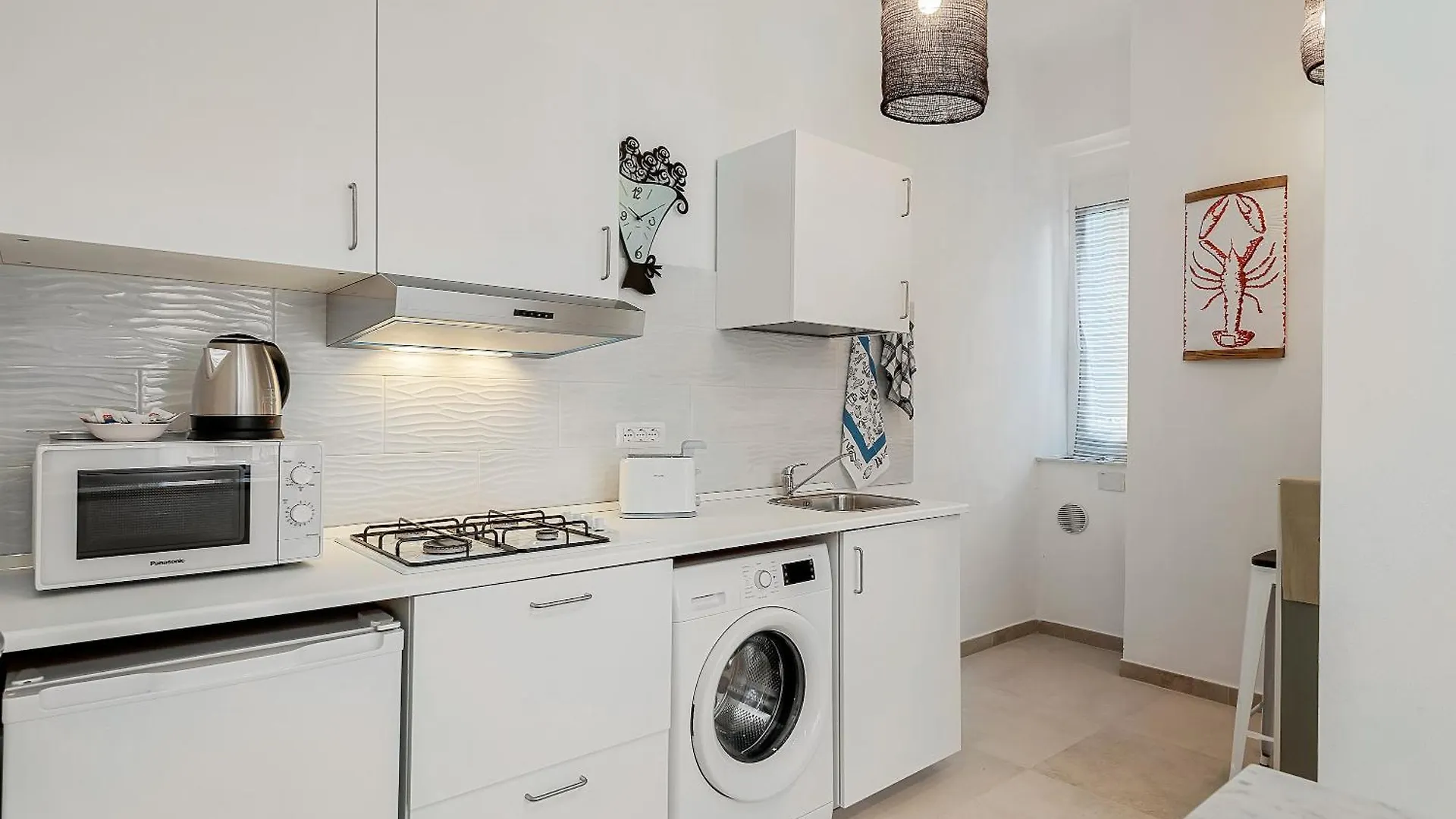 Modern White Apt With Ac And Balcony Monterosso al Mare Italy