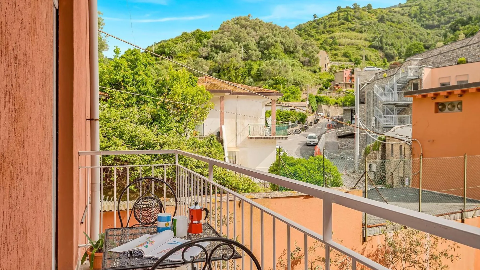 Modern White Apt With Ac And Balcony Monterosso al Mare