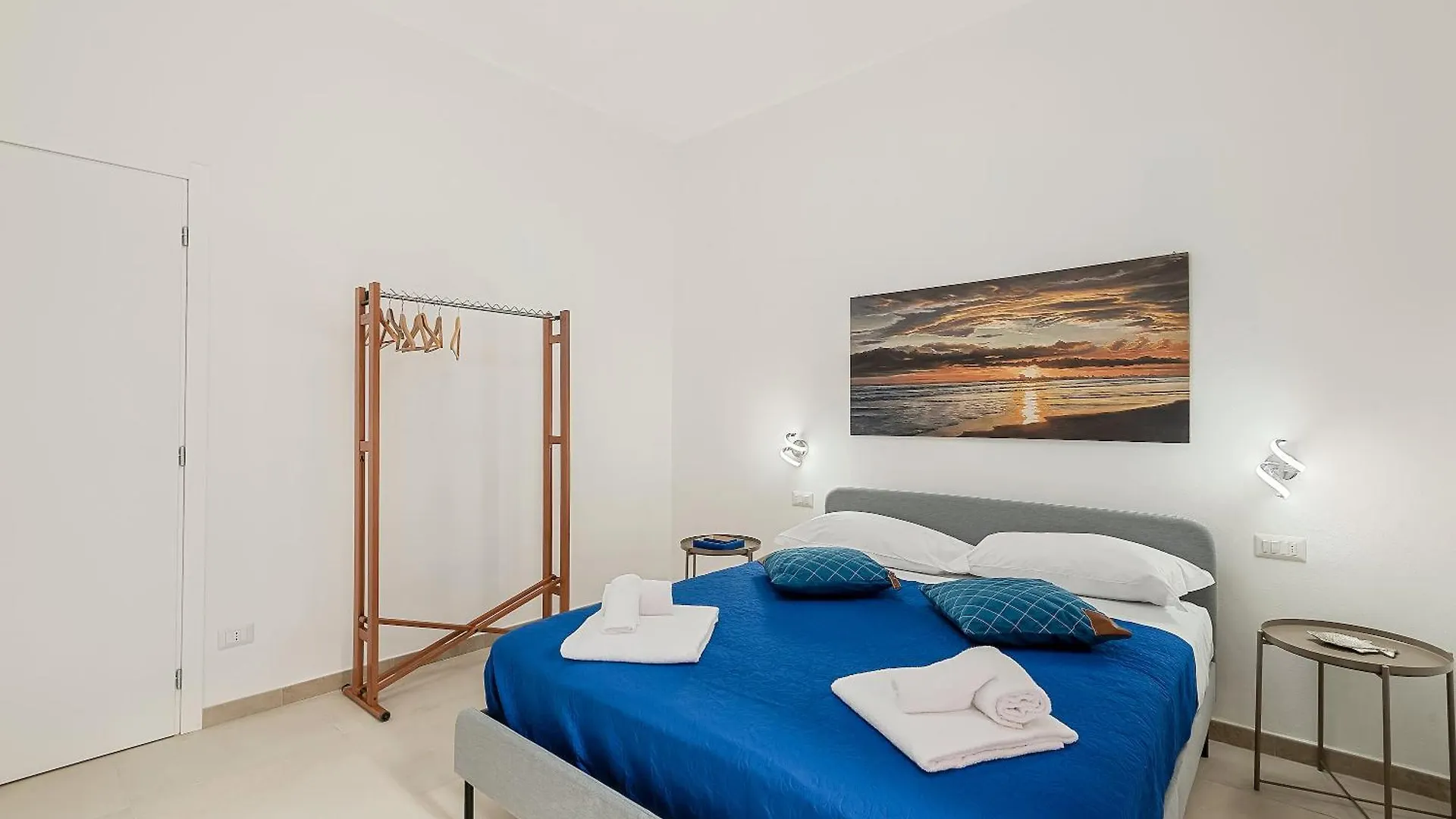 Modern White Apt With Ac And Balcony Monterosso al Mare Apartment